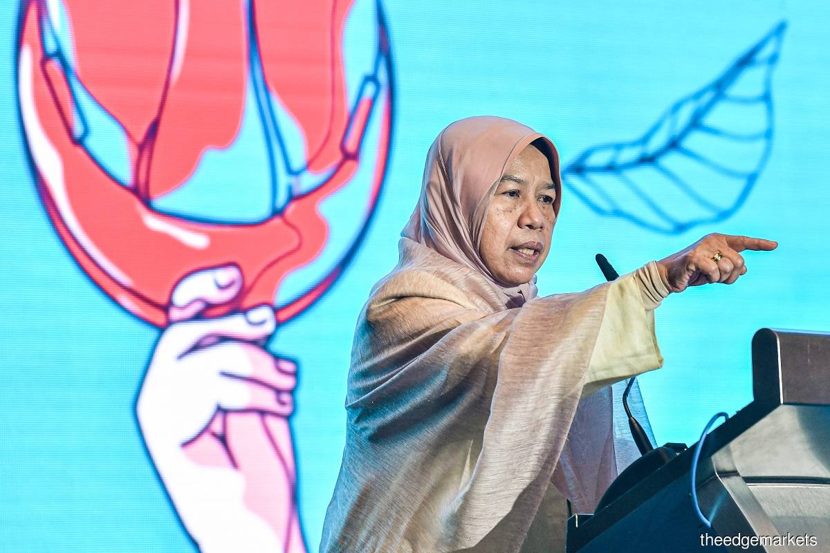 Zuraida says that at the moment, the existing 65 refineries in the country are enough to process CPO produced locally. (Photo by Zahid Izzani Mohd Said/The Edge)